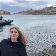 Profesora de inglés con nivel avanzado, C1 con Cambridge, y gran capacidad para enseñar.